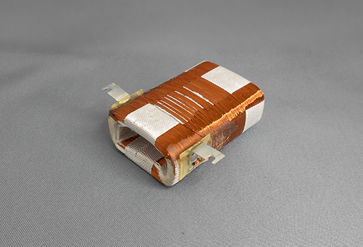 エポキシ樹脂で注型された、電磁弁用コイル type-001 の外観